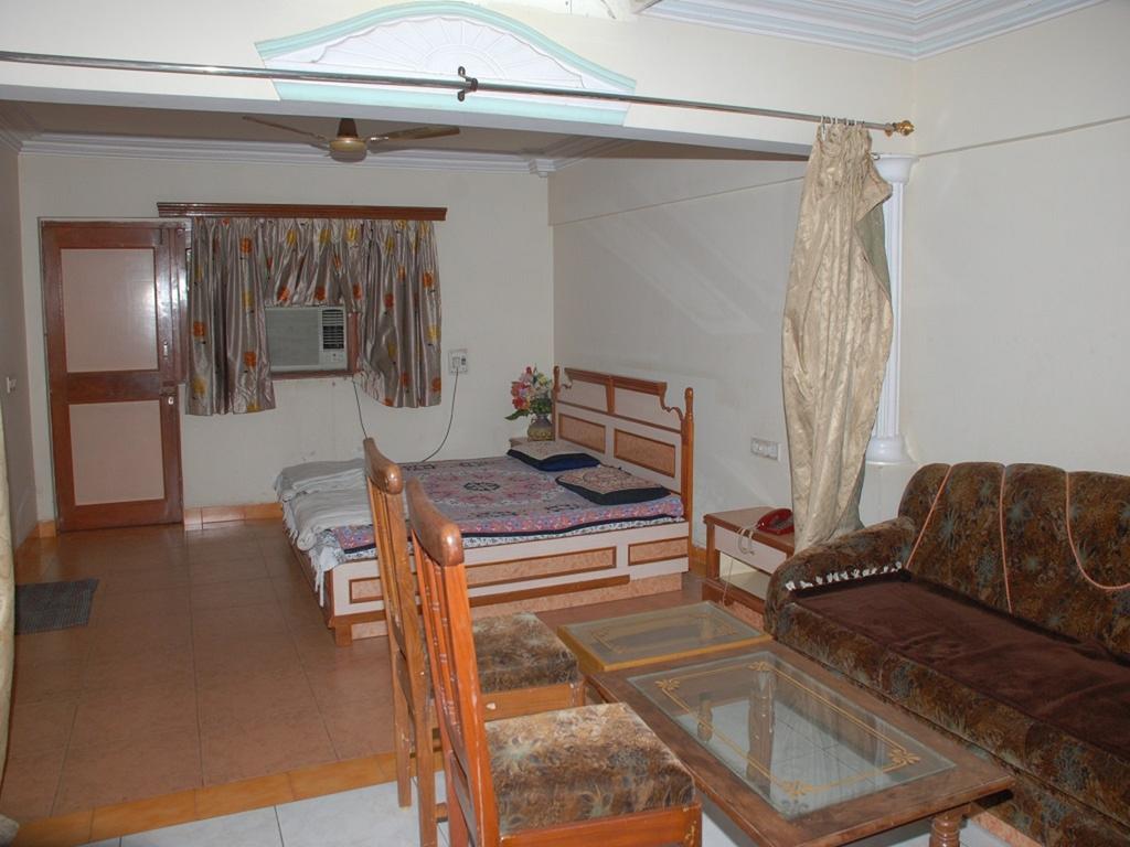 Hotel Nyay Mandir Bharuch Zimmer foto
